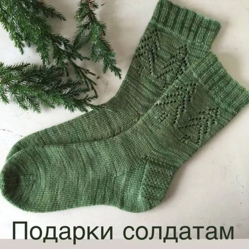 Ажурные носки спицами - схемы с описанием вязания простых красивых ажурных носков спицами