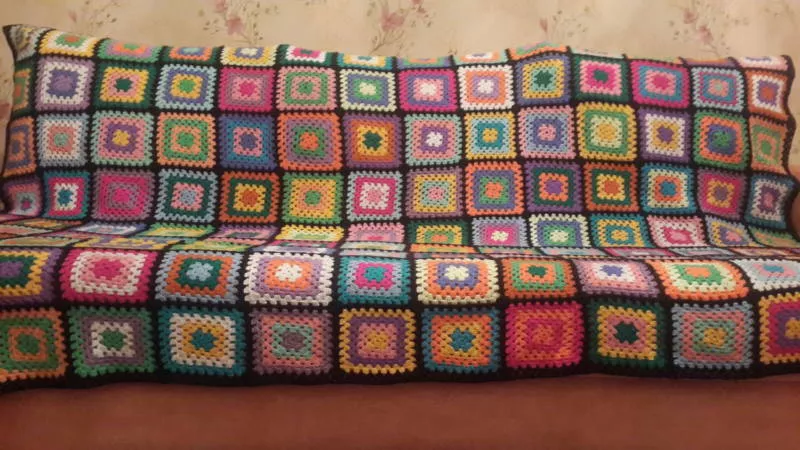 Бабушкин квадрат крючком - пошаговые схемы для начинающих с описанием вязания бабушкиного квадрата крючком