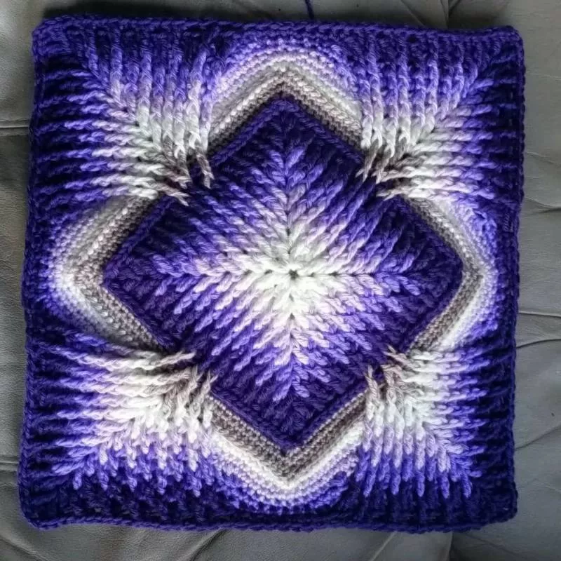 Бабушкин квадрат крючком - пошаговые схемы для начинающих с описанием вязания бабушкиного квадрата крючком