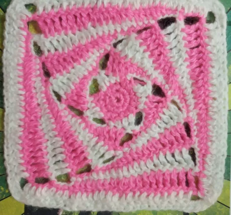 Бабушкин квадрат крючком - пошаговые схемы для начинающих с описанием вязания бабушкиного квадрата крючком