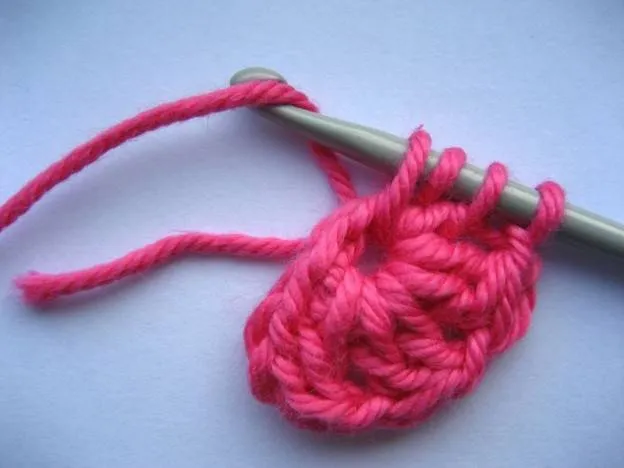 Бабушкин квадрат крючком - пошаговые схемы для начинающих с описанием вязания бабушкиного квадрата крючком