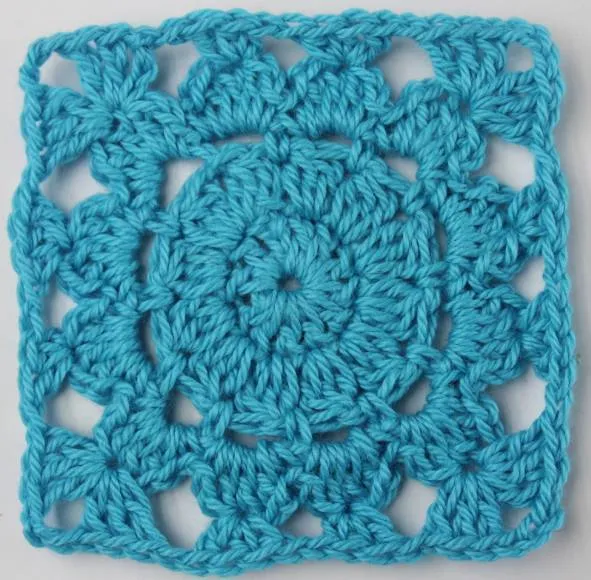 Бабушкин квадрат крючком - пошаговые схемы для начинающих с описанием вязания бабушкиного квадрата крючком