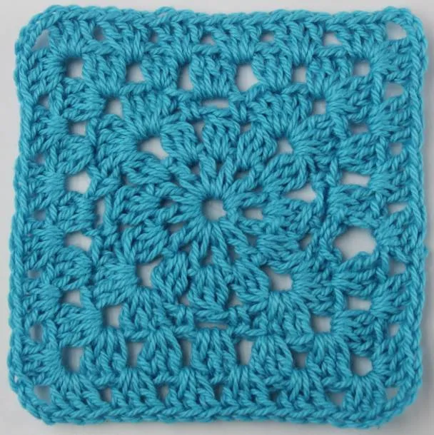 Бабушкин квадрат крючком - пошаговые схемы для начинающих с описанием вязания бабушкиного квадрата крючком