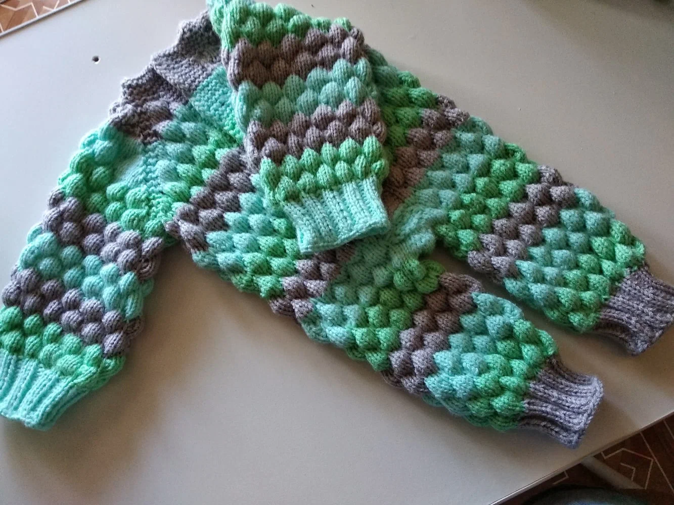 Энтерлак спицами - пошаговые мастер-классы для начинающих и схемы с описанием вязания в технике энтерлак