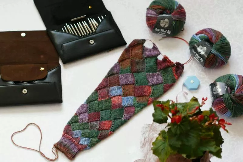 Энтерлак спицами - пошаговые мастер-классы для начинающих и схемы с описанием вязания в технике энтерлак