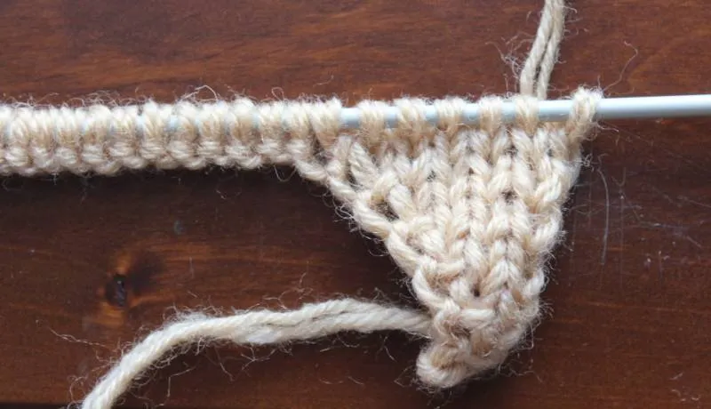 Энтерлак спицами - пошаговые мастер-классы для начинающих и схемы с описанием вязания в технике энтерлак