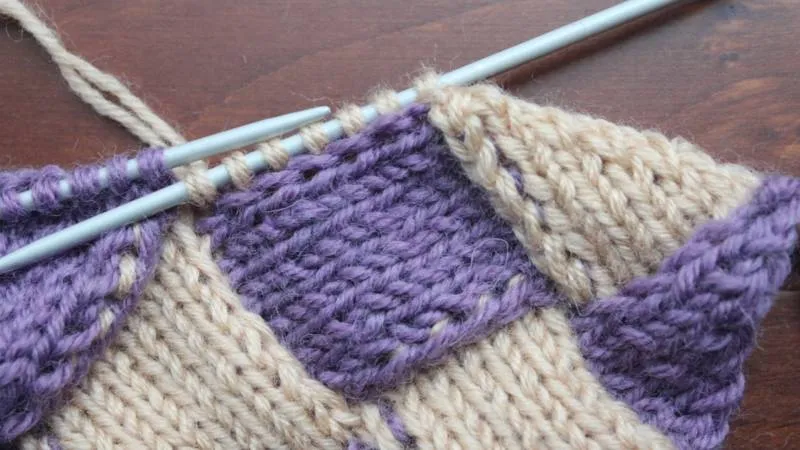 Энтерлак спицами - пошаговые мастер-классы для начинающих и схемы с описанием вязания в технике энтерлак