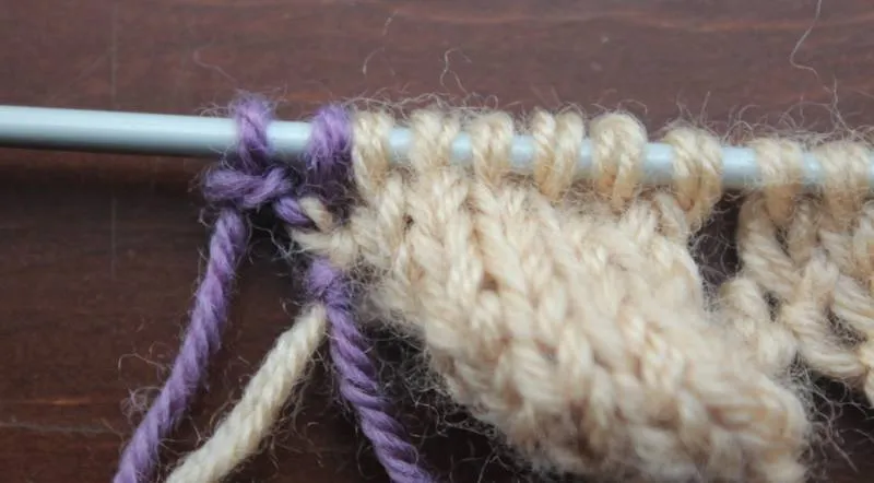 Энтерлак спицами - пошаговые мастер-классы для начинающих и схемы с описанием вязания в технике энтерлак