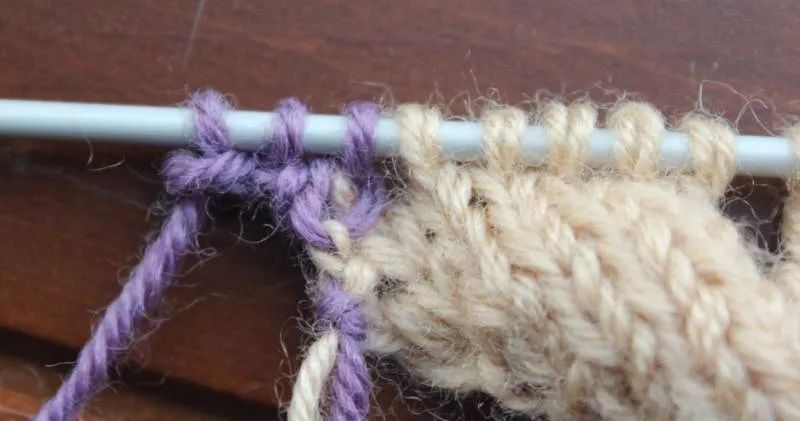 Энтерлак спицами - пошаговые мастер-классы для начинающих и схемы с описанием вязания в технике энтерлак