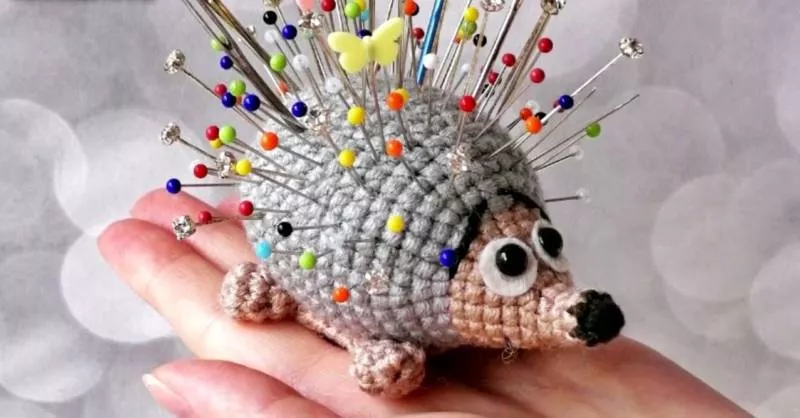 Ежик крючком - схемы для начинающих с описанием вязания ежика амигуруми, из плюшевой пряжи