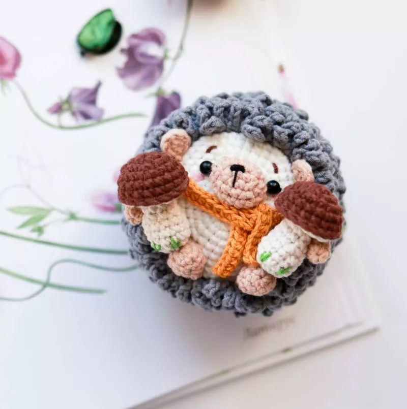 Ежик крючком - схемы для начинающих с описанием вязания ежика амигуруми, из плюшевой пряжи