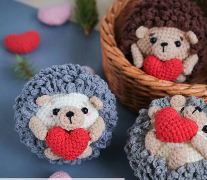 Ежик крючком - схемы для начинающих с описанием вязания ежика амигуруми, из плюшевой пряжи