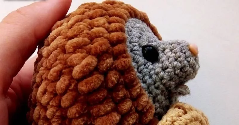Ежик крючком - схемы для начинающих с описанием вязания ежика амигуруми, из плюшевой пряжи