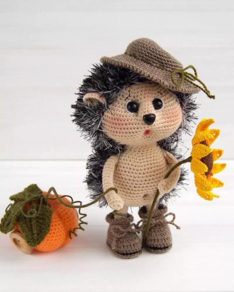 Ежик крючком - схемы для начинающих с описанием вязания ежика амигуруми, из плюшевой пряжи