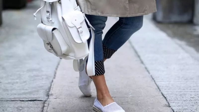 Как подворачивать джинсы (129 фото): красивые модные лайфхаки для правильного подворота женских и мужских джинсов под кроссовки и ботинки