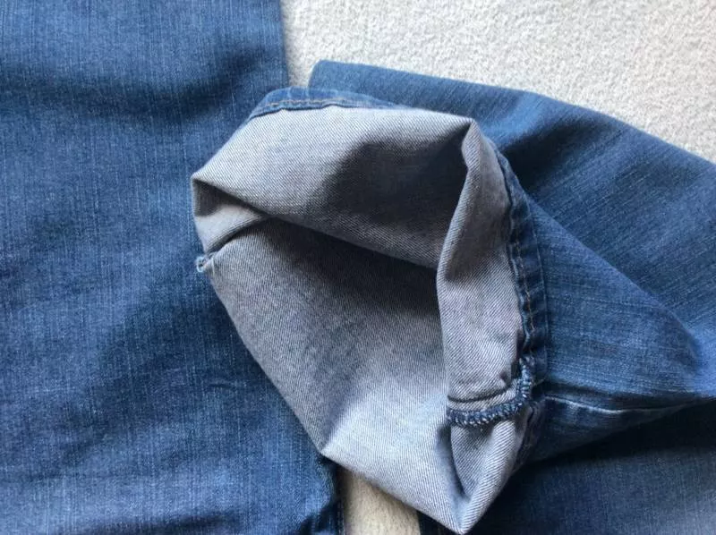 Как подворачивать джинсы (129 фото): красивые модные лайфхаки для правильного подворота женских и мужских джинсов под кроссовки и ботинки