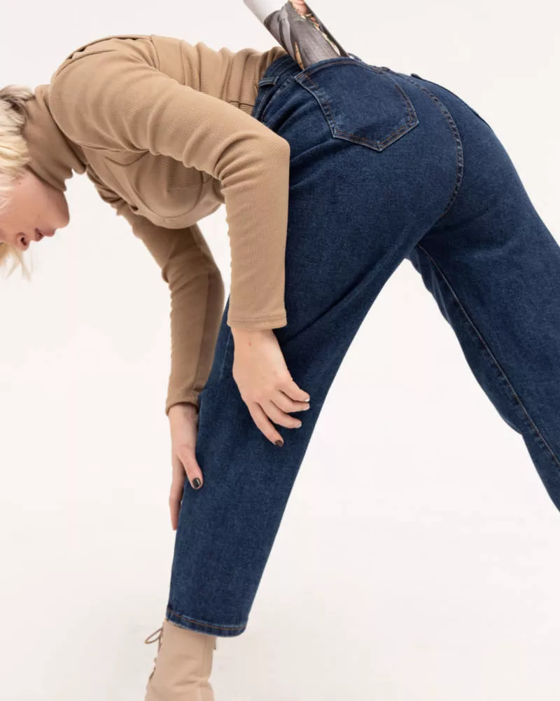 Как подворачивать джинсы (129 фото): красивые модные лайфхаки для правильного подворота женских и мужских джинсов под кроссовки и ботинки