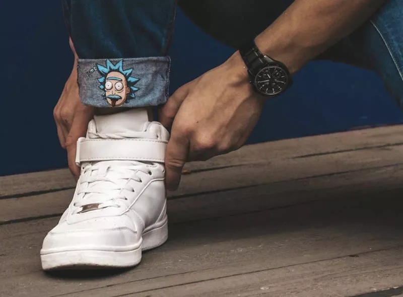 Как подворачивать джинсы (129 фото): красивые модные лайфхаки для правильного подворота женских и мужских джинсов под кроссовки и ботинки