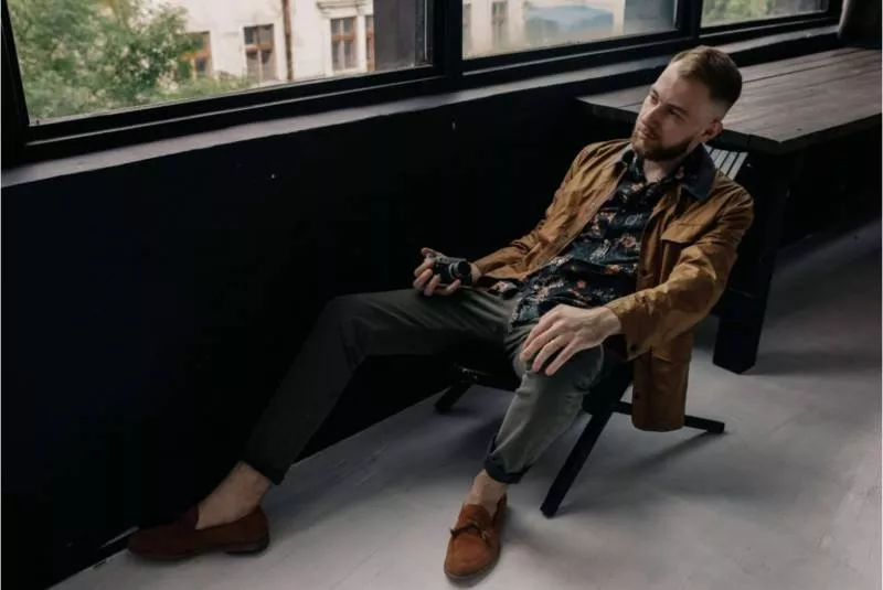 Как подворачивать джинсы (129 фото): красивые модные лайфхаки для правильного подворота женских и мужских джинсов под кроссовки и ботинки