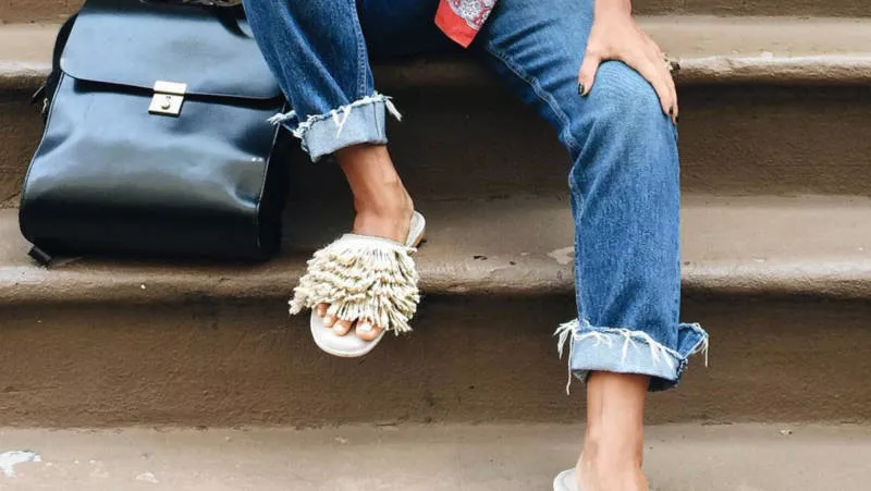 Как подворачивать джинсы (129 фото): красивые модные лайфхаки для правильного подворота женских и мужских джинсов под кроссовки и ботинки