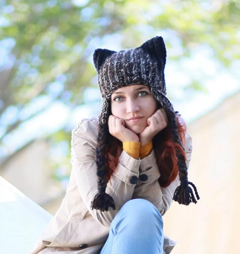 Как связать шапку с ушками крючком и спицами - схемы с описанием вязания детской и женской шапки с ушками для начинающих