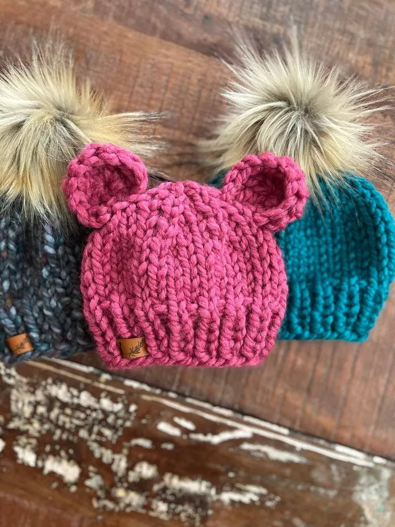 Как связать шапку с ушками крючком и спицами - схемы с описанием вязания детской и женской шапки с ушками для начинающих