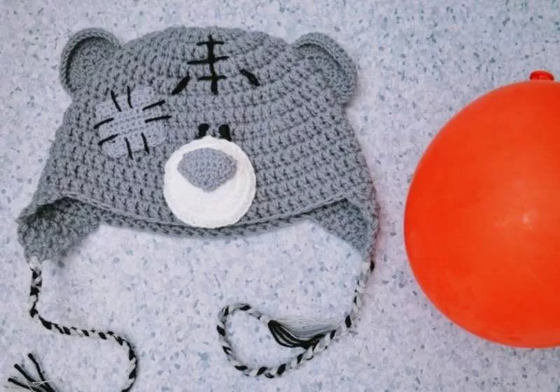 Как связать шапку с ушками крючком и спицами - схемы с описанием вязания детской и женской шапки с ушками для начинающих