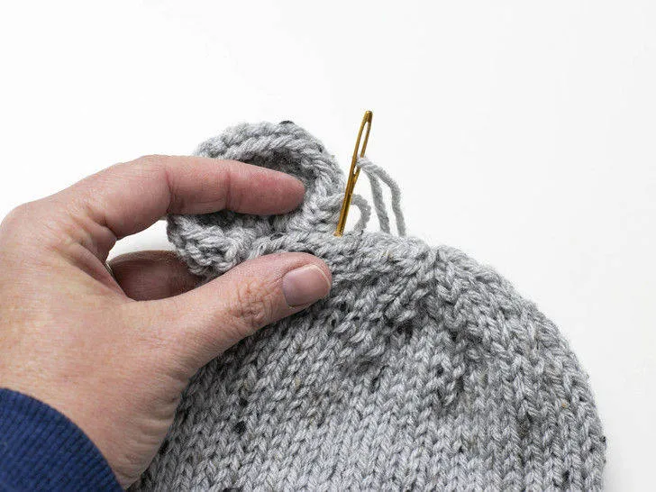 Как связать шапку с ушками крючком и спицами - схемы с описанием вязания детской и женской шапки с ушками для начинающих