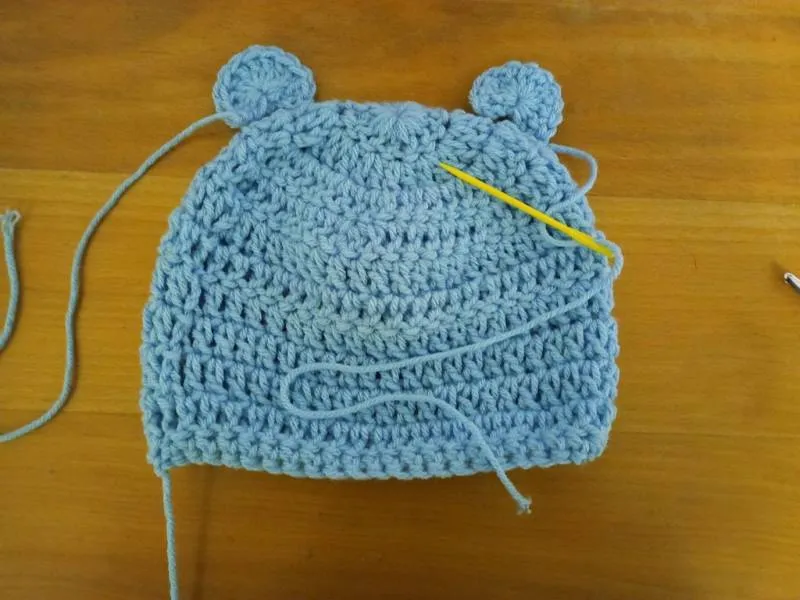 Как связать шапку с ушками крючком и спицами - схемы с описанием вязания детской и женской шапки с ушками для начинающих