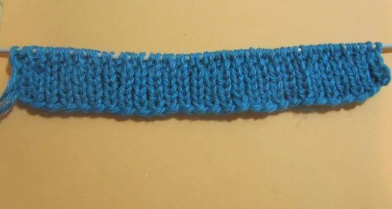 Как связать шапку с ушками крючком и спицами - схемы с описанием вязания детской и женской шапки с ушками для начинающих