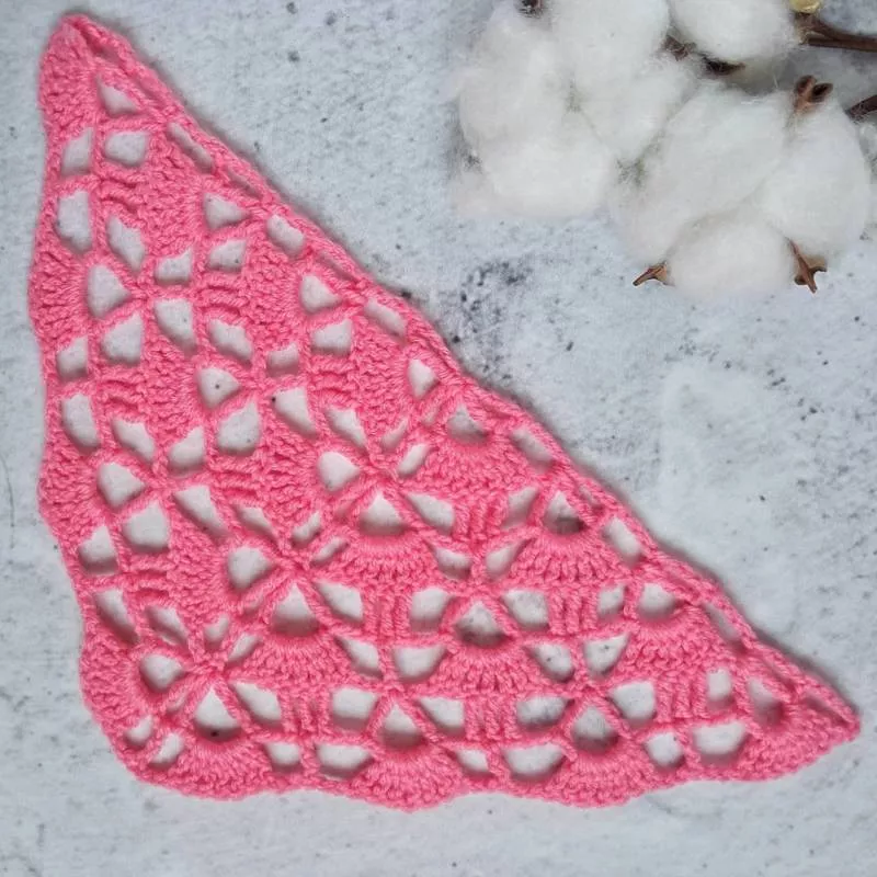 Косынка крючком - простые схемы для начинающих с описанием вязания красивой ажурной женской косынки