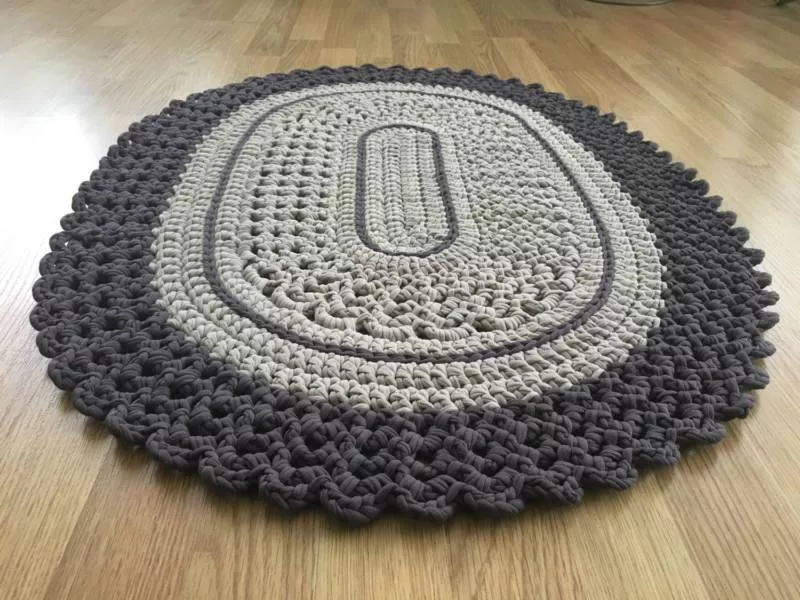Коврик из трикотажной пряжи крючком - схемы для начинающих для вязания красивого прямоугольного, круглого, овального и квадратного коврика (133 фото)