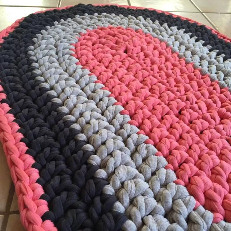 Коврик из трикотажной пряжи крючком - схемы для начинающих для вязания красивого прямоугольного, круглого, овального и квадратного коврика (133 фото)