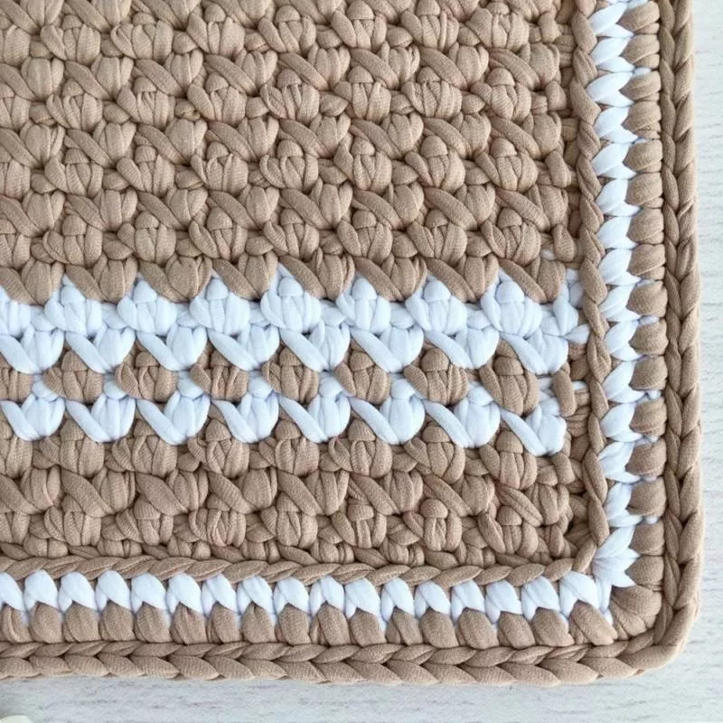 Коврик из трикотажной пряжи крючком - схемы для начинающих для вязания красивого прямоугольного, круглого, овального и квадратного коврика (133 фото)