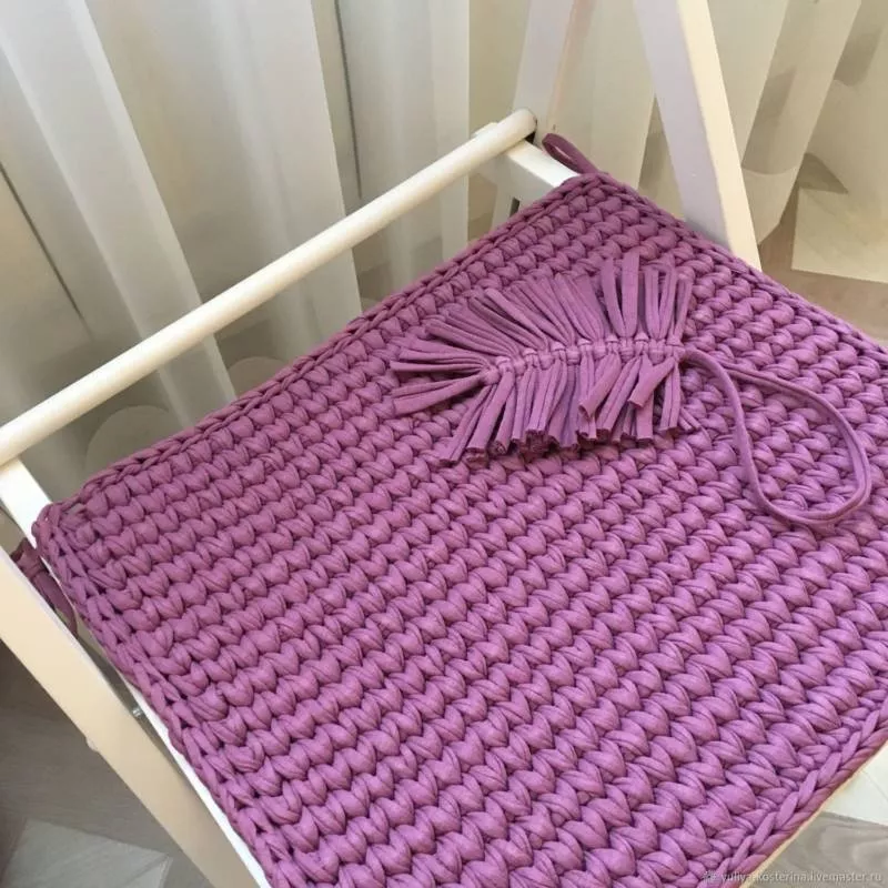 Коврик из трикотажной пряжи крючком - схемы для начинающих для вязания красивого прямоугольного, круглого, овального и квадратного коврика (133 фото)