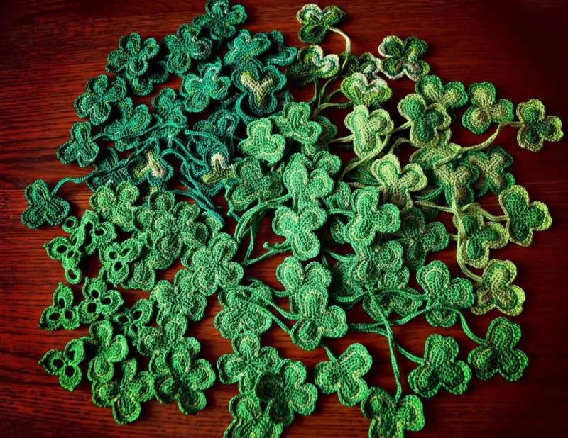 Вязание цветов крючком - пошаговые мастер-классы для начинающих и схемы с описанием вязания цветов крючком