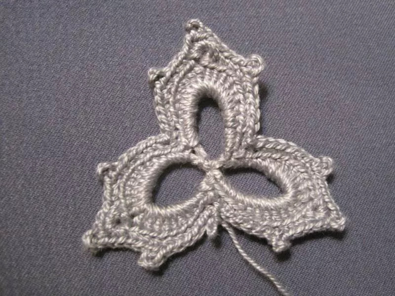 Вязание цветов крючком - пошаговые мастер-классы для начинающих и схемы с описанием вязания цветов крючком