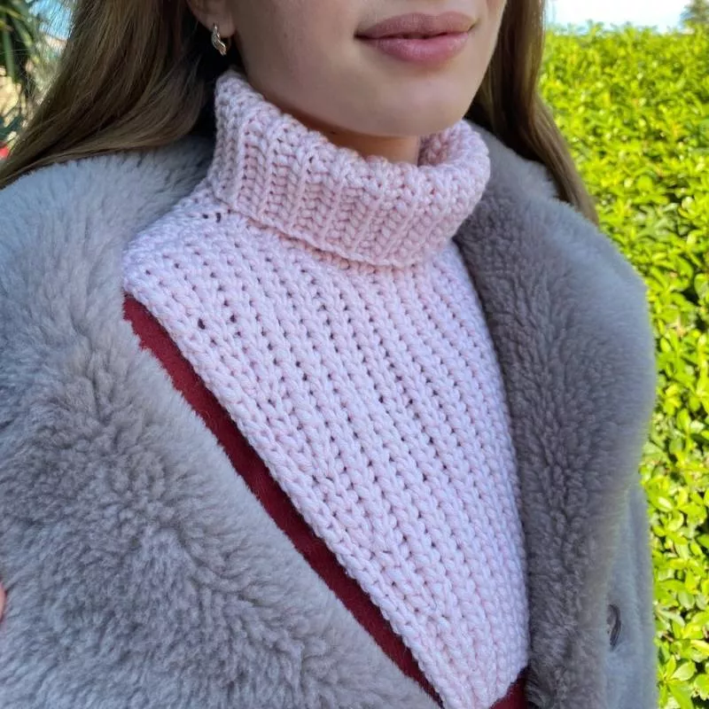 Манишка крючком (105 фото): пошаговые схемы для начинающих с описанием вязания манишки женской, мужской и детской манишки крючком