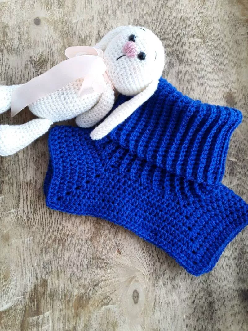 Манишка крючком (105 фото): пошаговые схемы для начинающих с описанием вязания манишки женской, мужской и детской манишки крючком