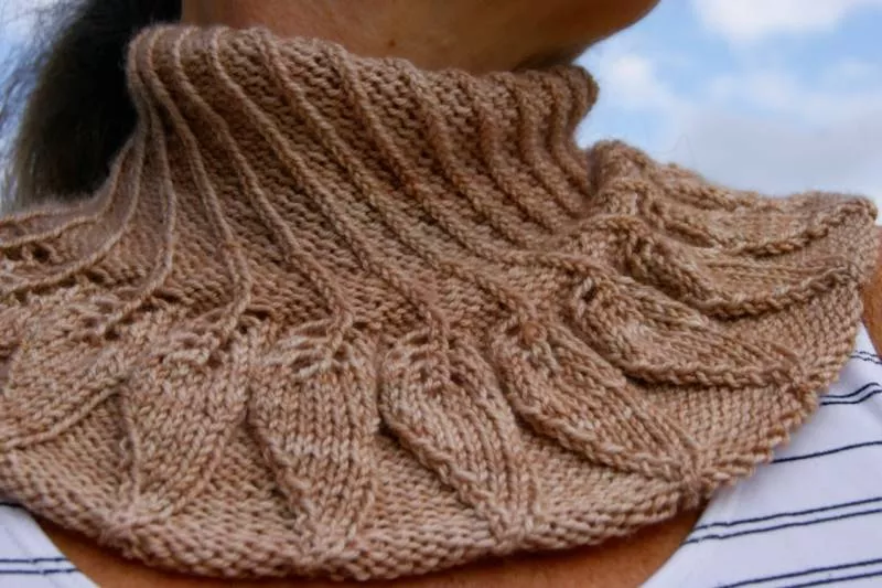 Манишка крючком (105 фото): пошаговые схемы для начинающих с описанием вязания манишки женской, мужской и детской манишки крючком