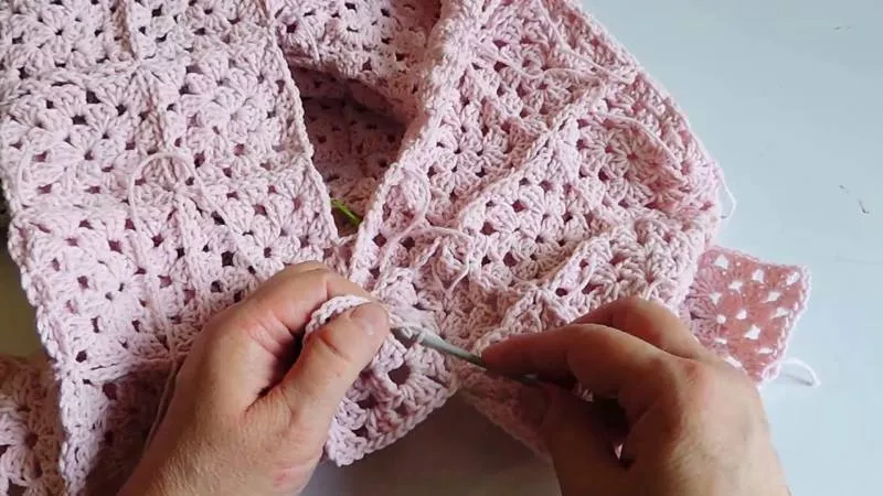 Мотивы крючком - простые схемы для начинающих с описанием вязания красивых квадратных и цветочных мотивов крючком