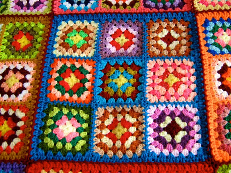 Мотивы крючком - простые схемы для начинающих с описанием вязания красивых квадратных и цветочных мотивов крючком