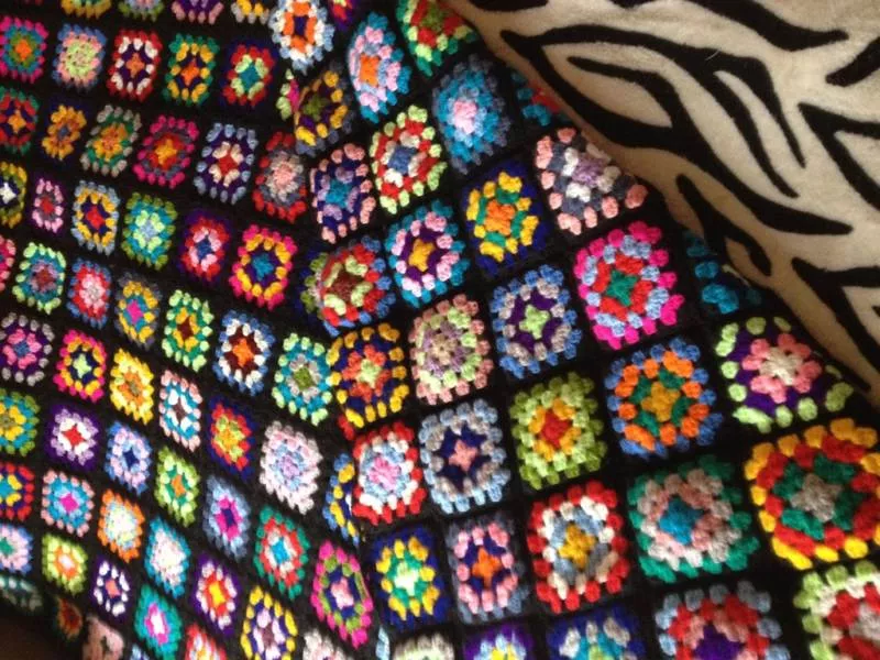 Мотивы крючком - простые схемы для начинающих с описанием вязания красивых квадратных и цветочных мотивов крючком