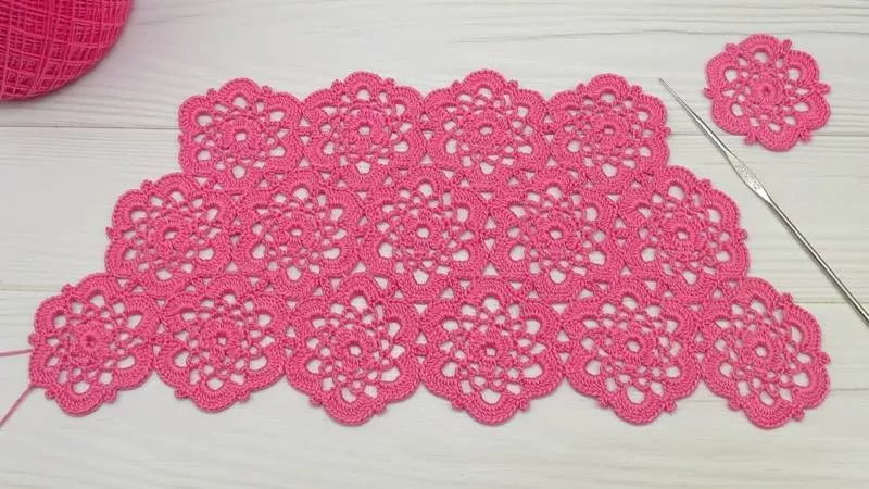 Мотивы крючком - простые схемы для начинающих с описанием вязания красивых квадратных и цветочных мотивов крючком