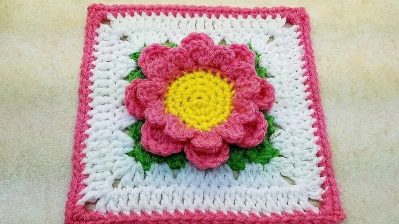 Мотивы крючком - простые схемы для начинающих с описанием вязания красивых квадратных и цветочных мотивов крючком