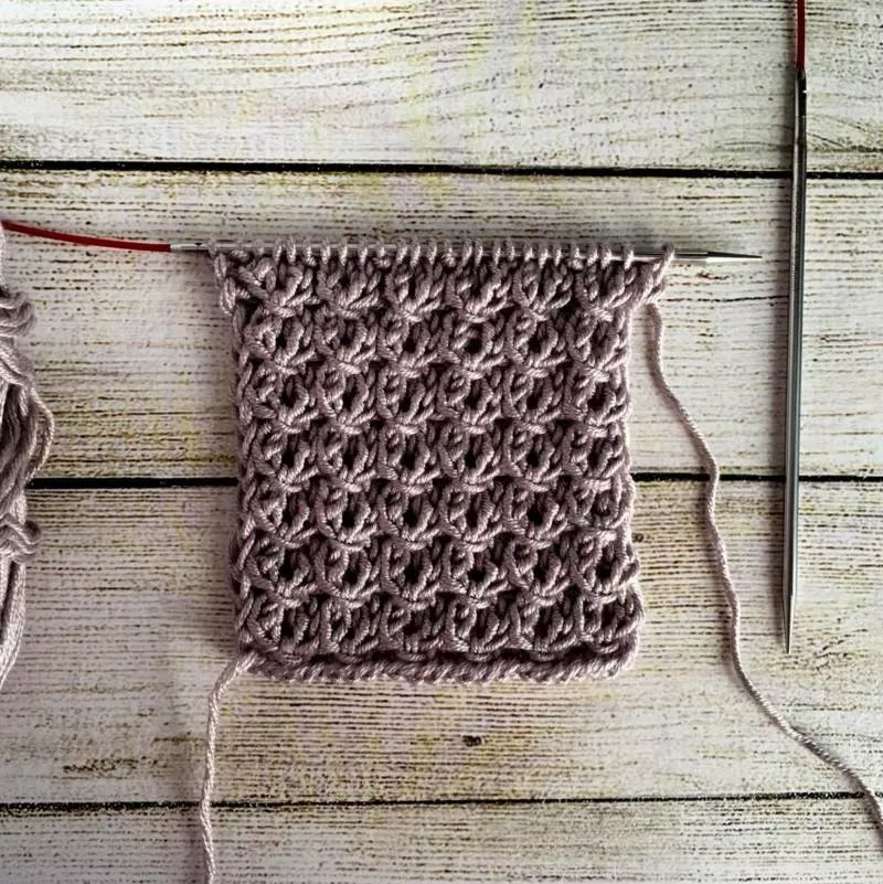 Лицевая петля спицами - узоры и схемы для начинающих с описанием вязания простой красивой лицевой петли спицами