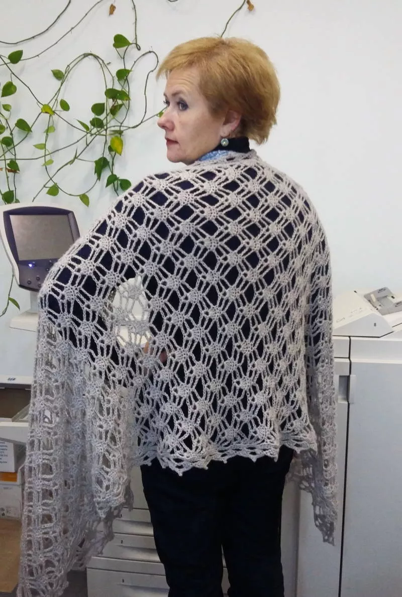 Палантин крючком (121 фото): схемы для начинающих и описание вязания простого, красивого, ажурного палантина