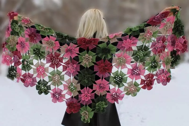 Палантин крючком (121 фото): схемы для начинающих и описание вязания простого, красивого, ажурного палантина