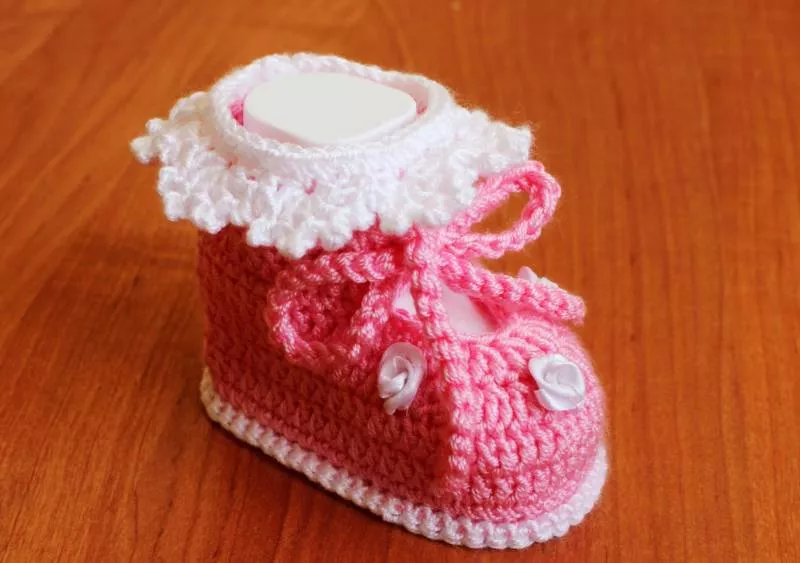 Пинетки крючком - пошаговые мастер-классы для начинающих и схемы с описанием вязания простых пинеток для новорожденных