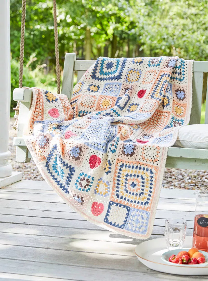 Плед из квадратов крючком (85 фото): пошаговые мастер-классы для начинающих и схемы с описанием вязания красивого пледа